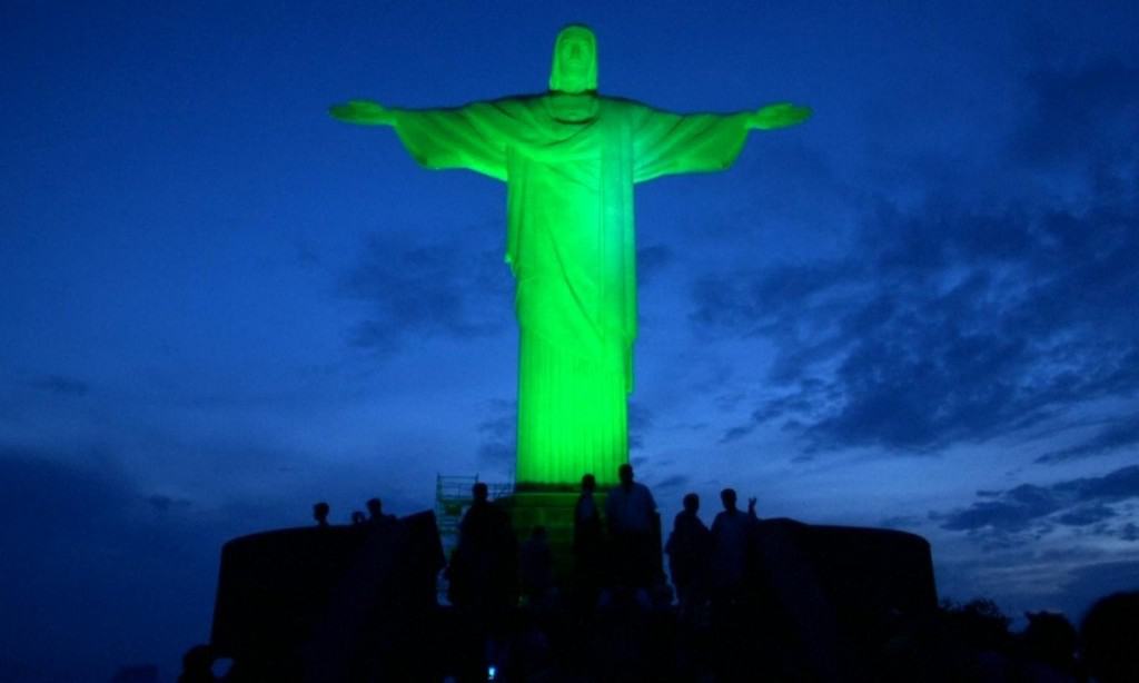 st patricks day landmarks go green