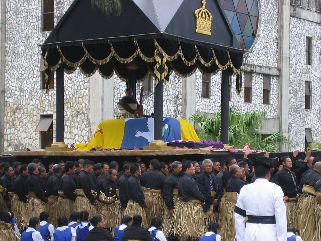 10 Bizarre Funeral Customs From Around The World Page 2 of 5