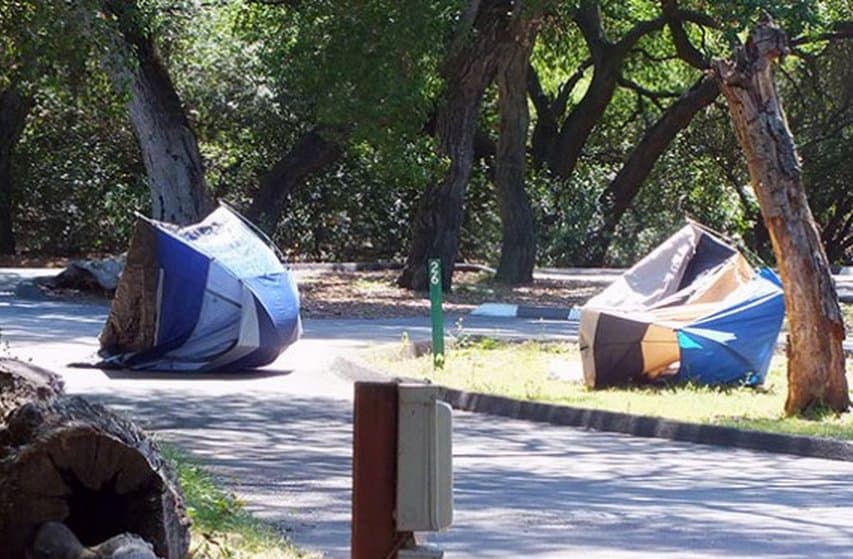 20 Of The Funniest Camping Photos All Time.