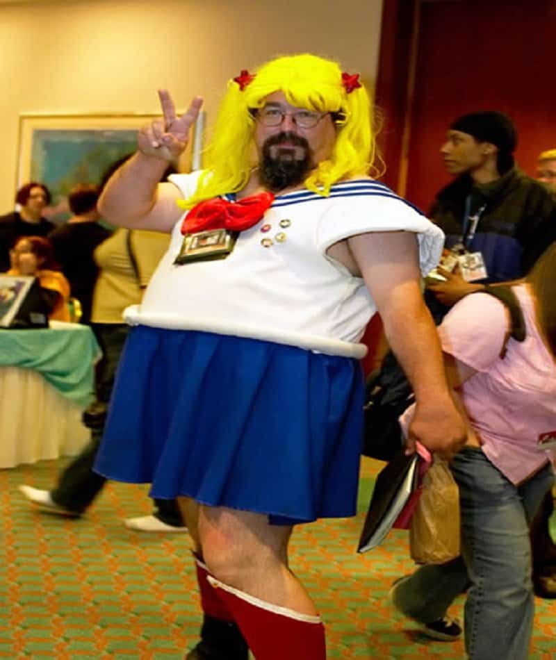 10 Hilarious Pictures Of Cosplay Fails.